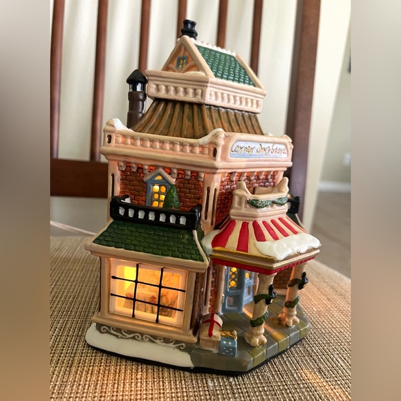 Carole Town Corner Drug Store - Picture 4 of 7